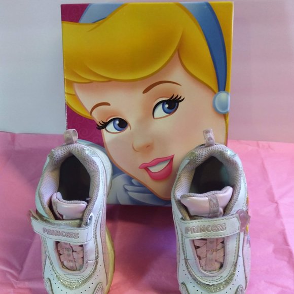 Disney Princess Toddler Light Up Aurora Belle 7 - Picture 3 of 12